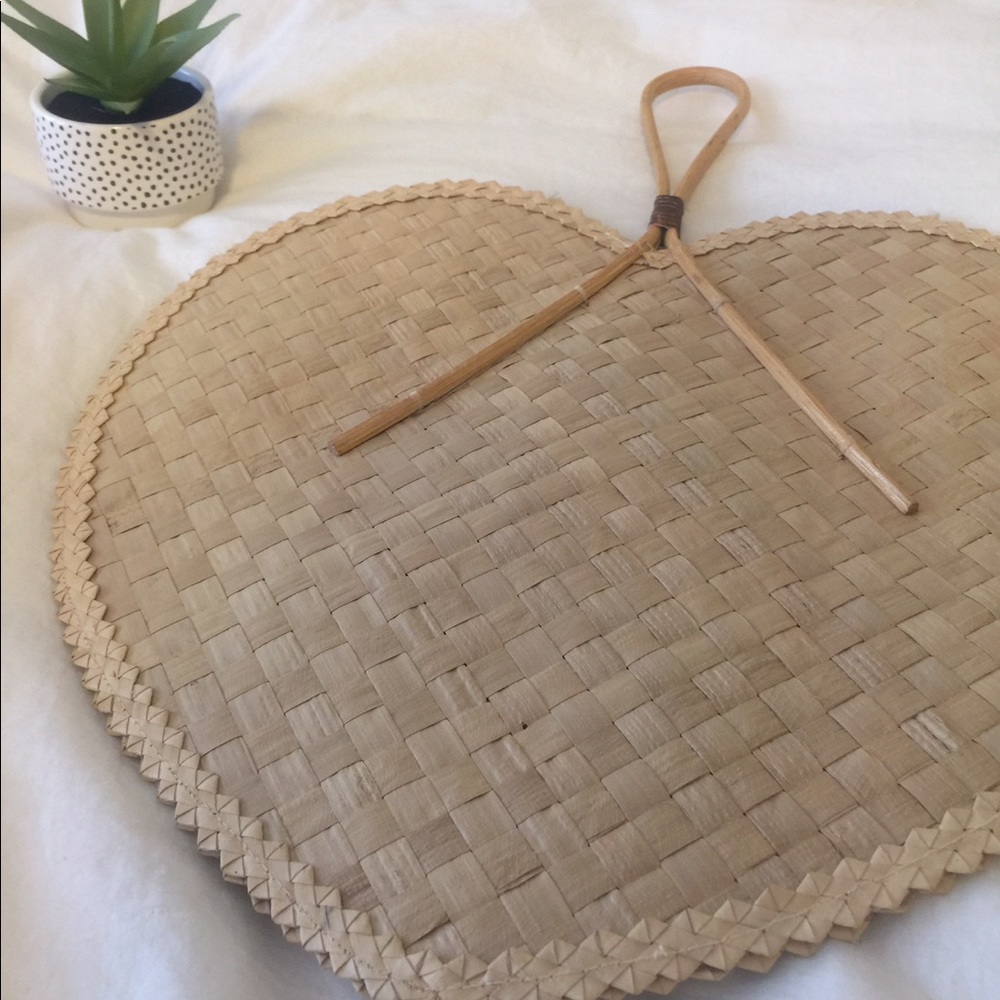 Heart shaped fan decor